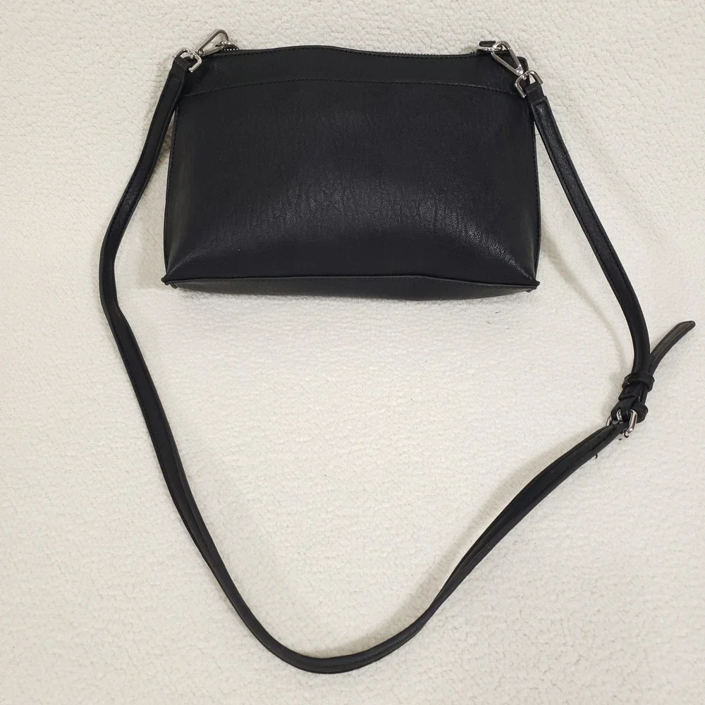 Calvin Klein Crossbody Bag‎ Women Small Black Faux Leather Logo Zip Minimalist